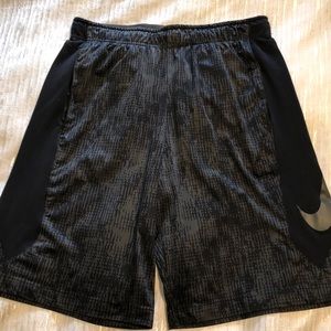 Nike Men’s Training Shorts Black Size Medium